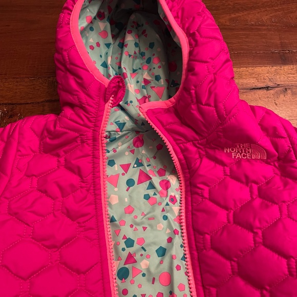 The North Face Perrito Reversible Jacket 6-12m - Picture 4 of 5